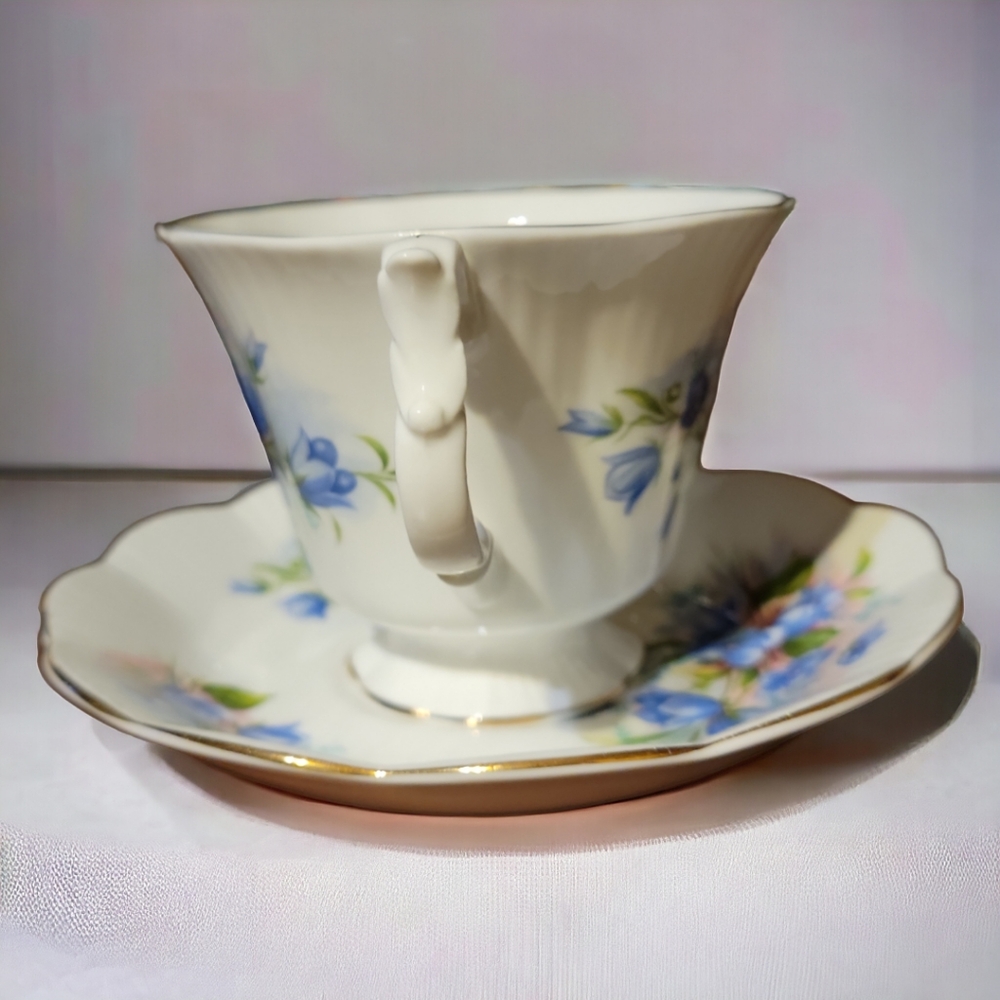 Vtg Royal Elbert Bone China England Tea Cup Saucer Coffee Blue Pink Gold Accents - Picture 4 of 9